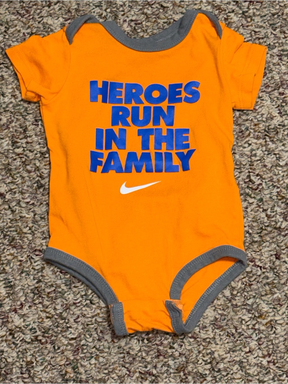Boys infant 9 months top Nike Baby One-Piece 'Heroes Run in the Family'